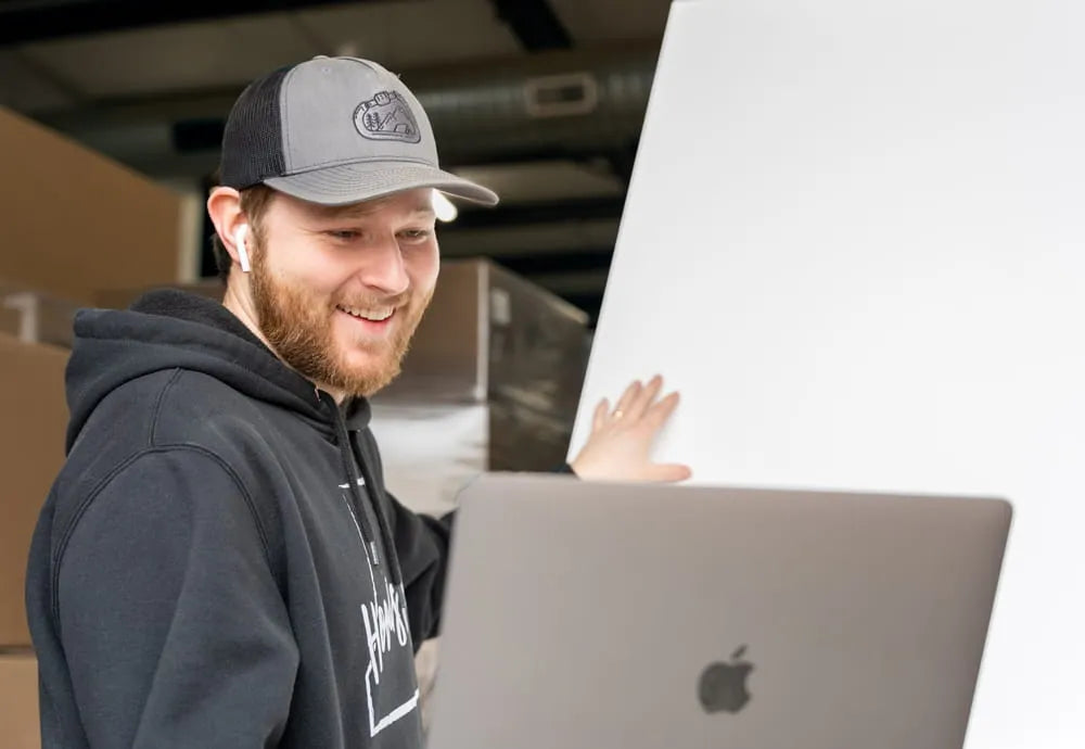 Hoodsly team on a video chat with a dealer